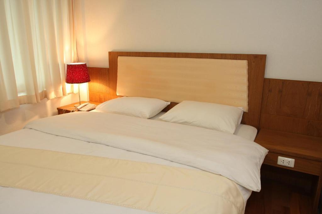 Sun City Hotel Μπανγκόκ Δωμάτιο φωτογραφία