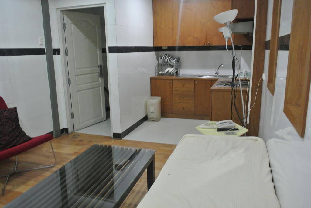 Sun City Hotel Μπανγκόκ Δωμάτιο φωτογραφία