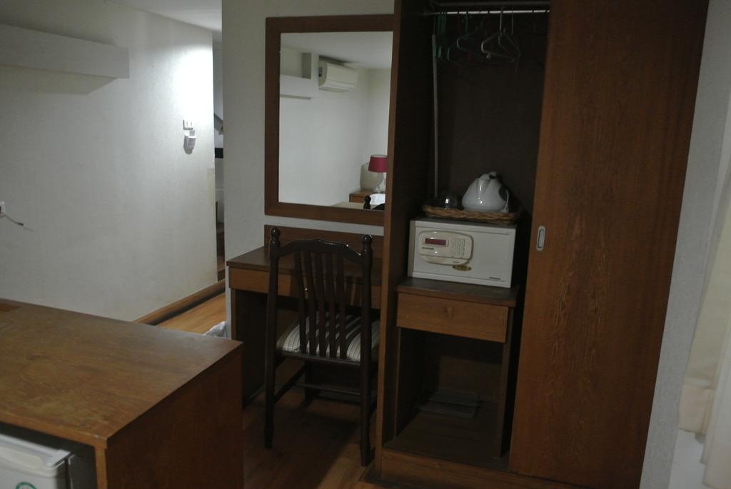 Sun City Hotel Μπανγκόκ Εξωτερικό φωτογραφία